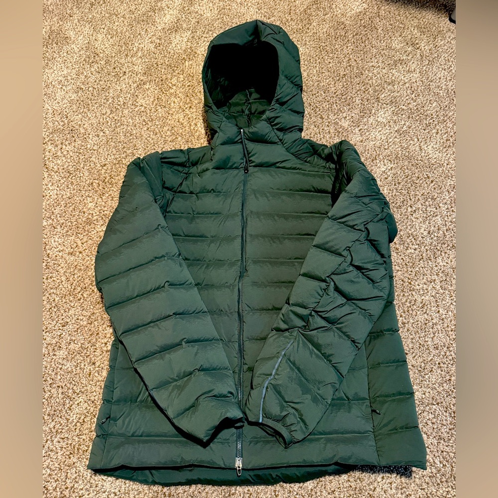 NWOT!!! Men’s Large Lululemon Navigation Down Hoodie!